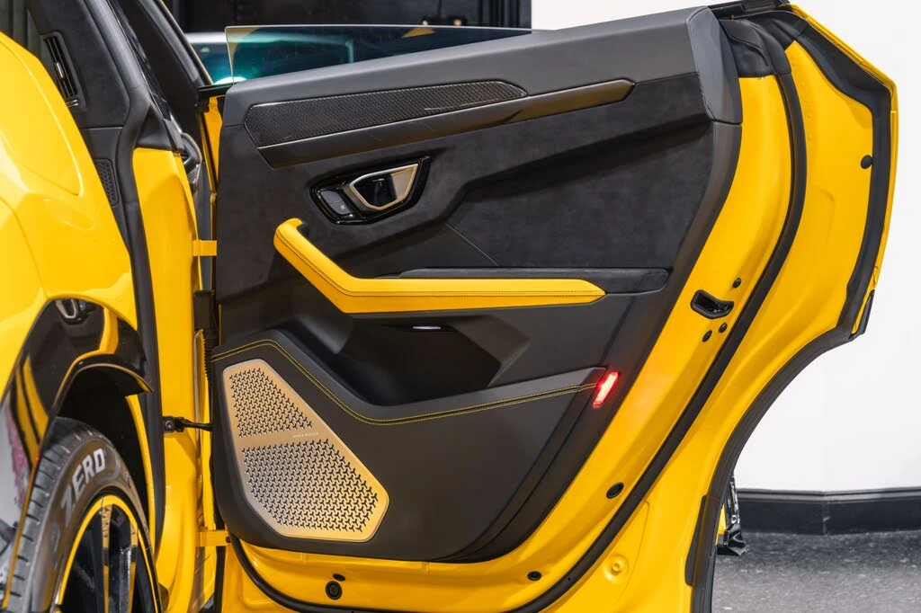 2021 Lamborghini Urus - Image 17 of 31