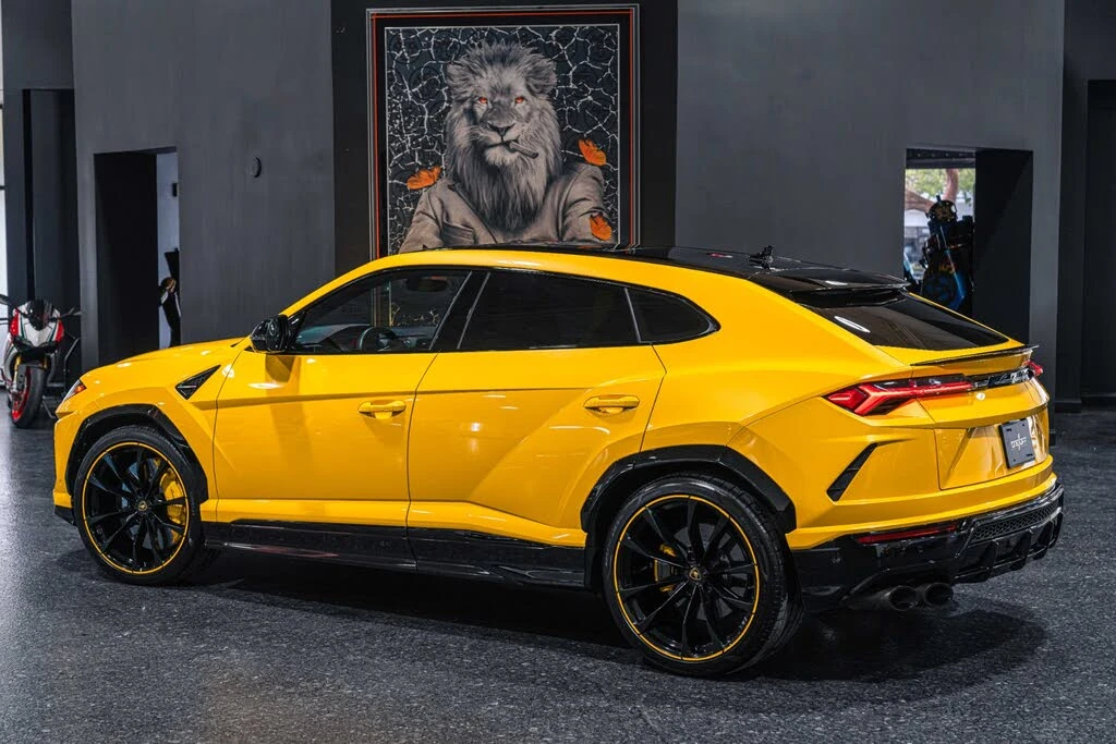 2021 Lamborghini Urus - Image 7 of 31
