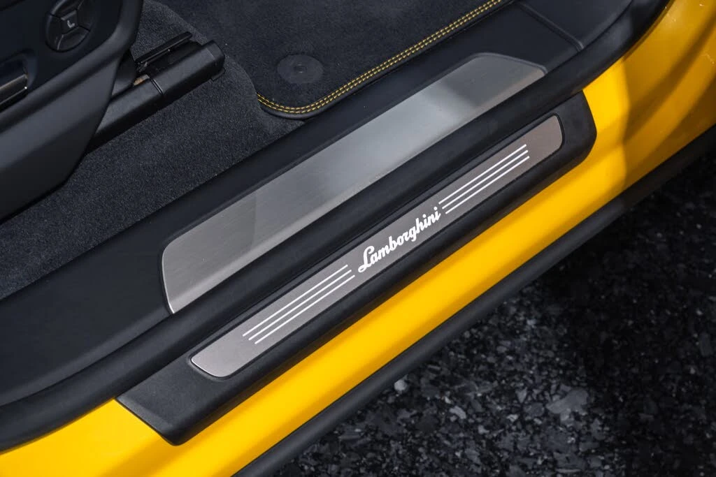 2021 Lamborghini Urus - Image 30 of 31