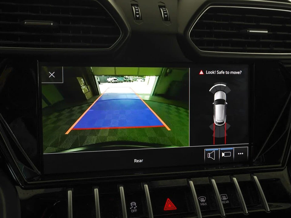 2021 Lamborghini Urus - Image 24 of 31