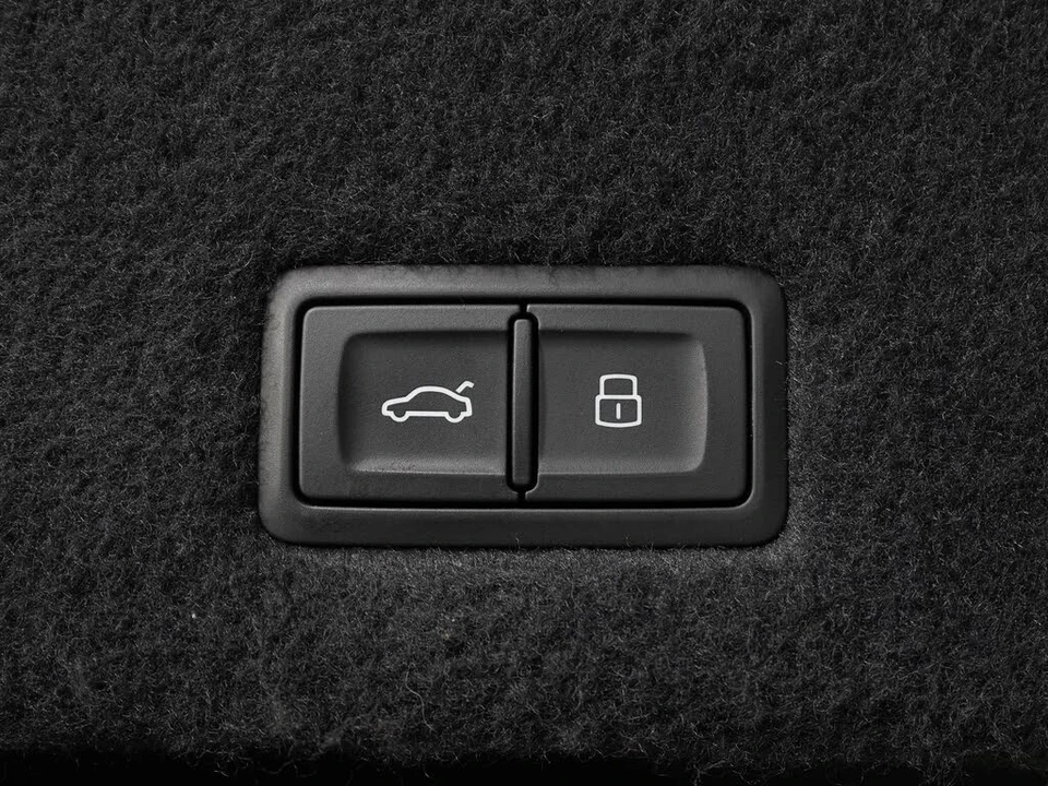2021 Lamborghini Urus - Image 11 of 31