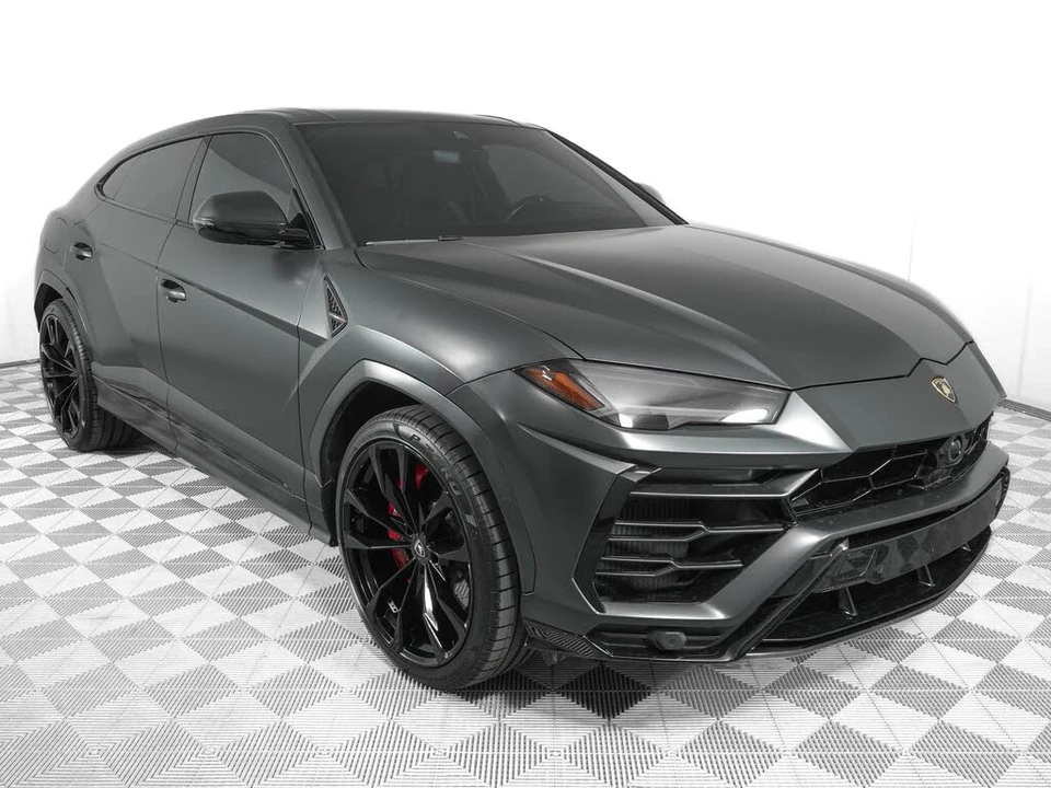 2021 Lamborghini Urus - Image 2 of 31