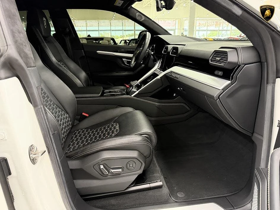 2021 Lamborghini Urus - Image 29 of 31