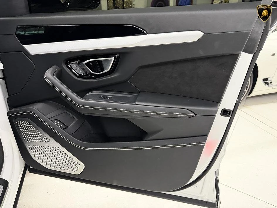 2021 Lamborghini Urus - Image 27 of 31
