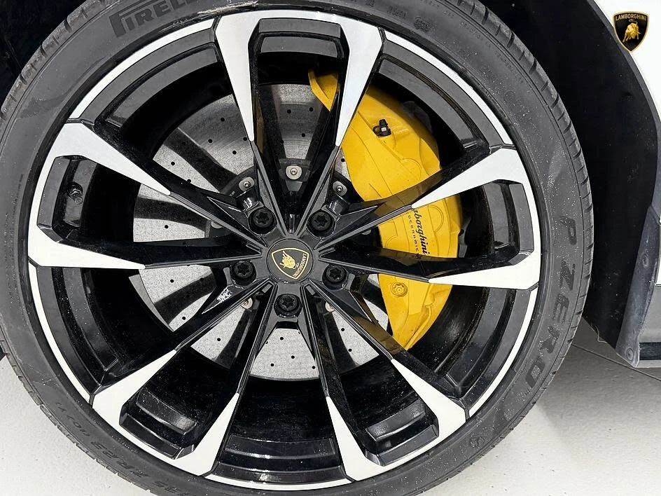 2021 Lamborghini Urus - Image 10 of 31