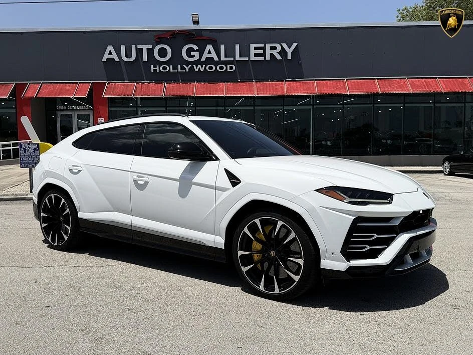 2021 Lamborghini Urus - Image 2 of 31