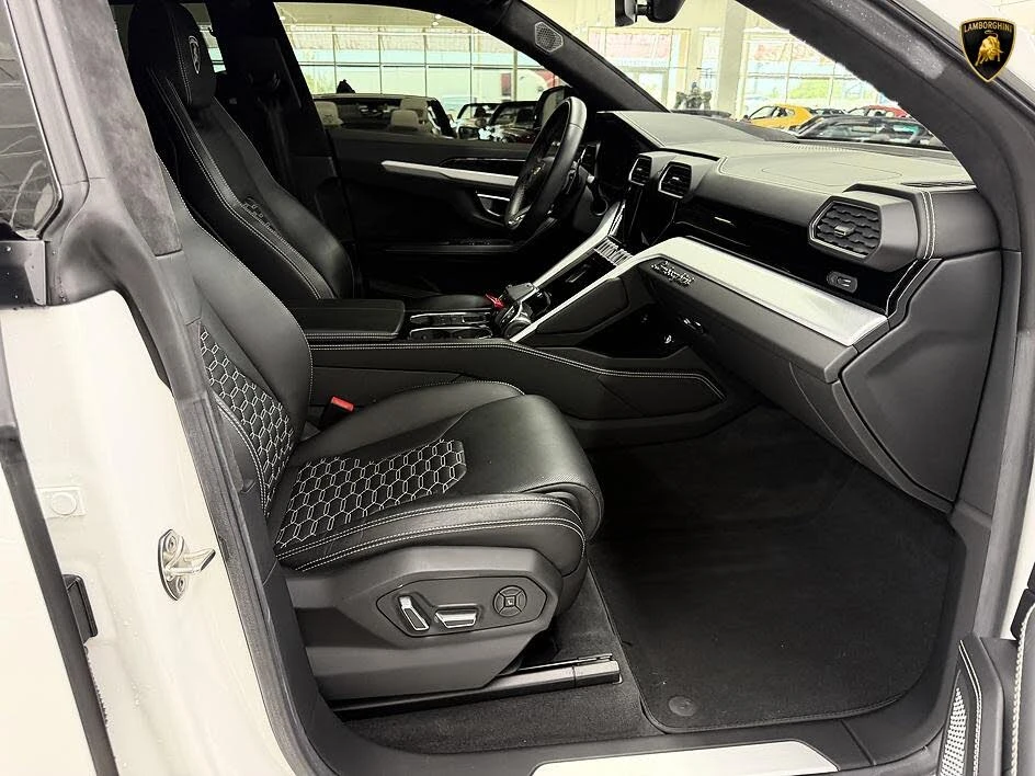 2021 Lamborghini Urus - Image 30 of 31