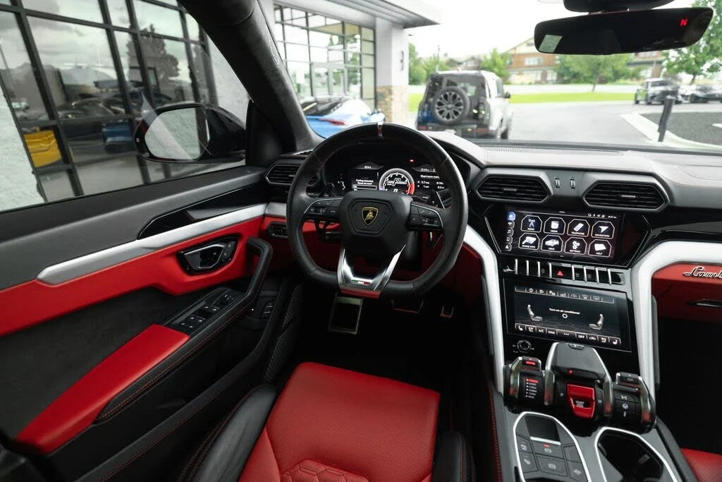 2021 Lamborghini Urus - Image 18 of 31