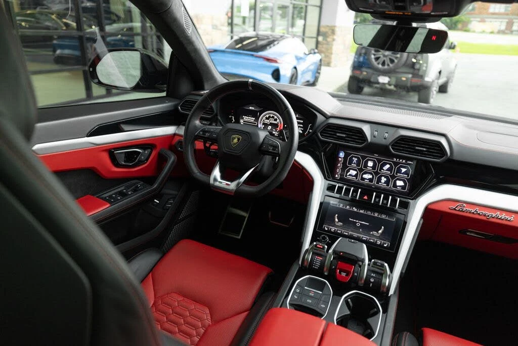 2021 Lamborghini Urus - Image 14 of 31