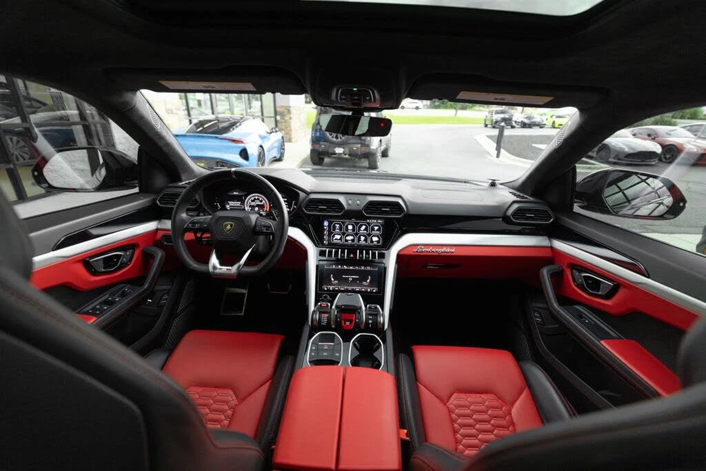 2021 Lamborghini Urus - Image 13 of 31