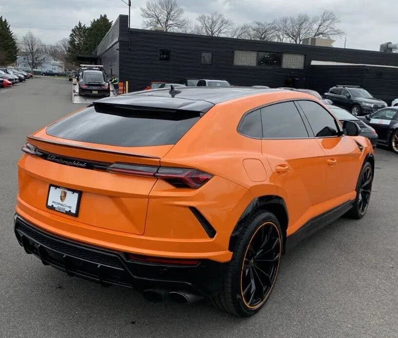 2021 Lamborghini Urus - Image 2 of 5
