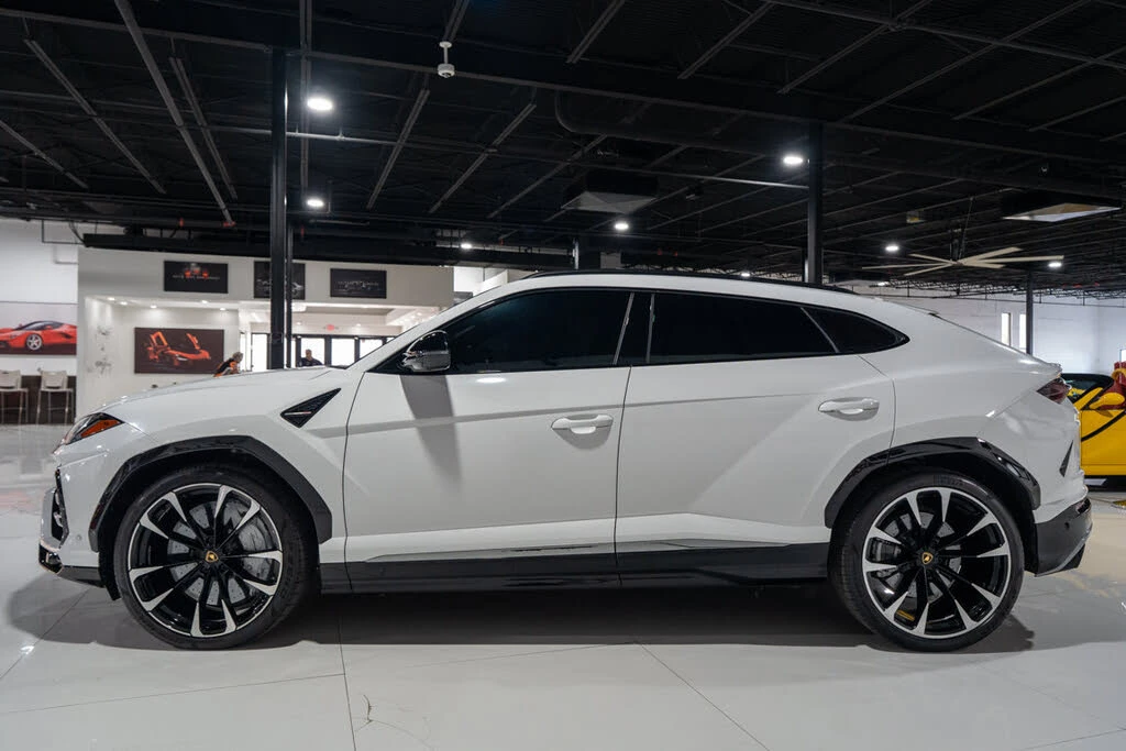 2021 Lamborghini Urus - Image 4 of 31