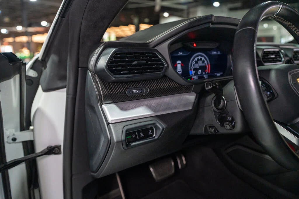 2021 Lamborghini Urus - Image 29 of 31