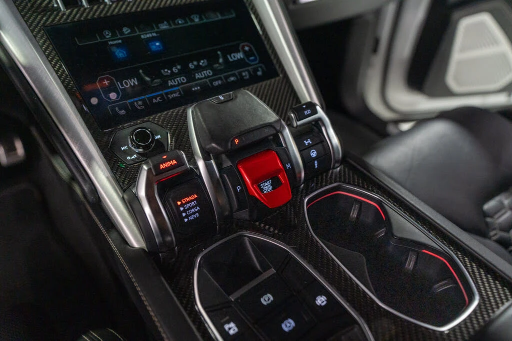 2021 Lamborghini Urus - Image 26 of 31