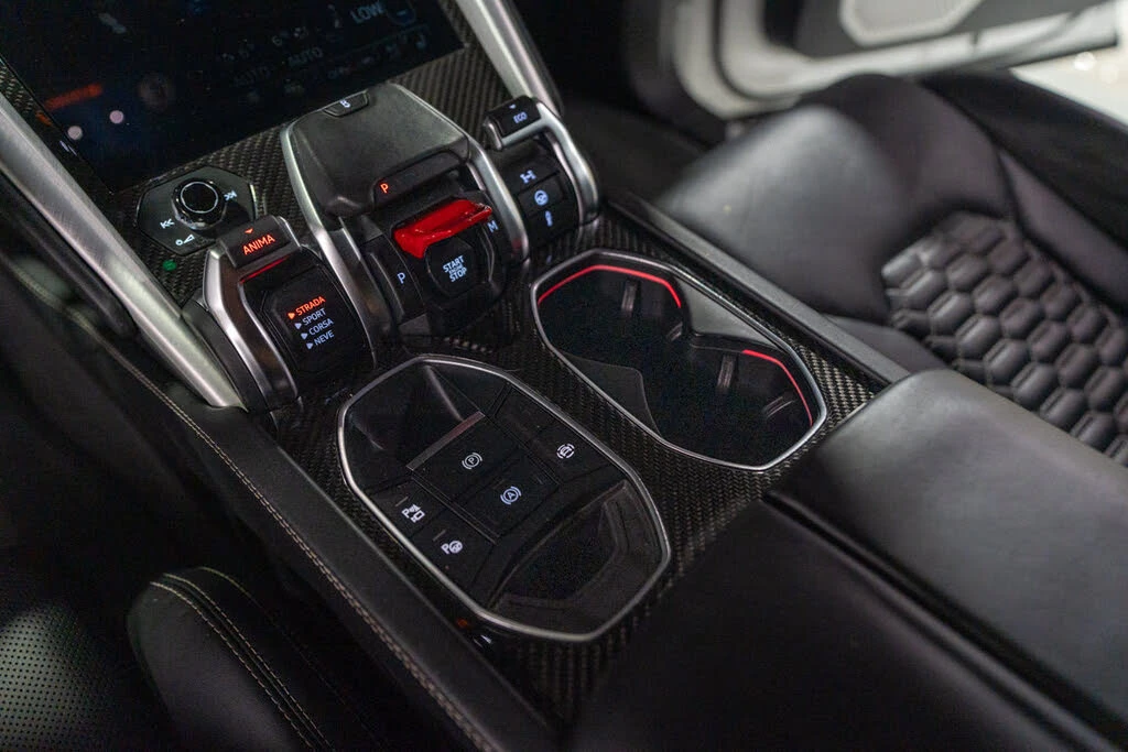 2021 Lamborghini Urus - Image 28 of 31