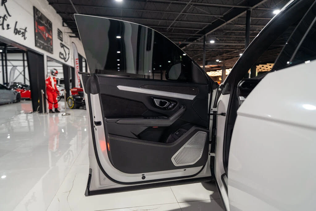 2021 Lamborghini Urus - Image 31 of 31