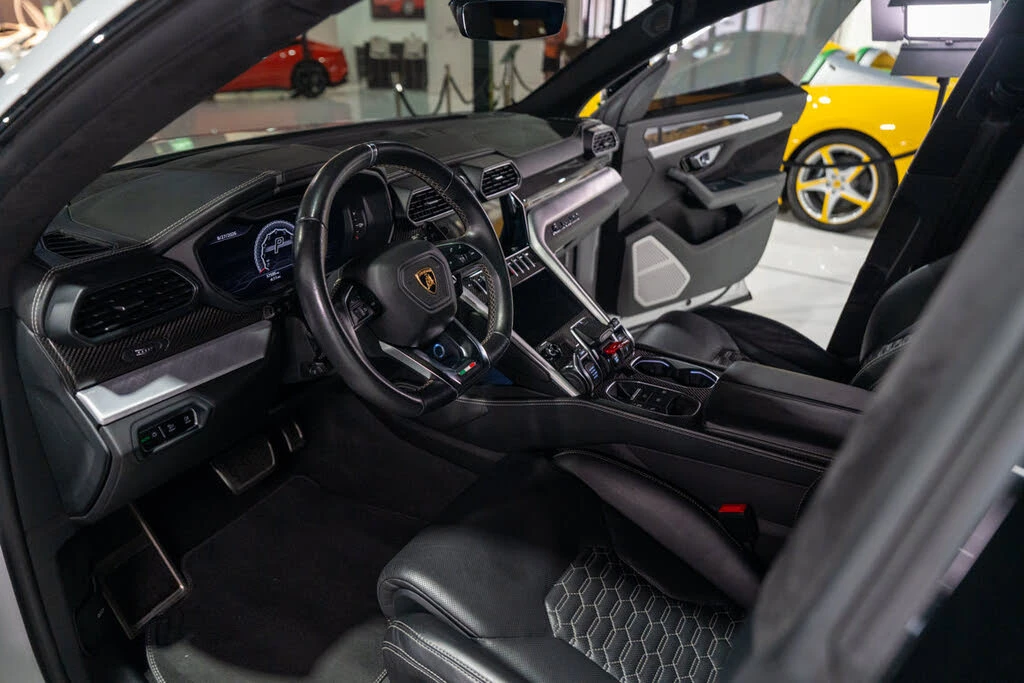 2021 Lamborghini Urus - Image 9 of 31