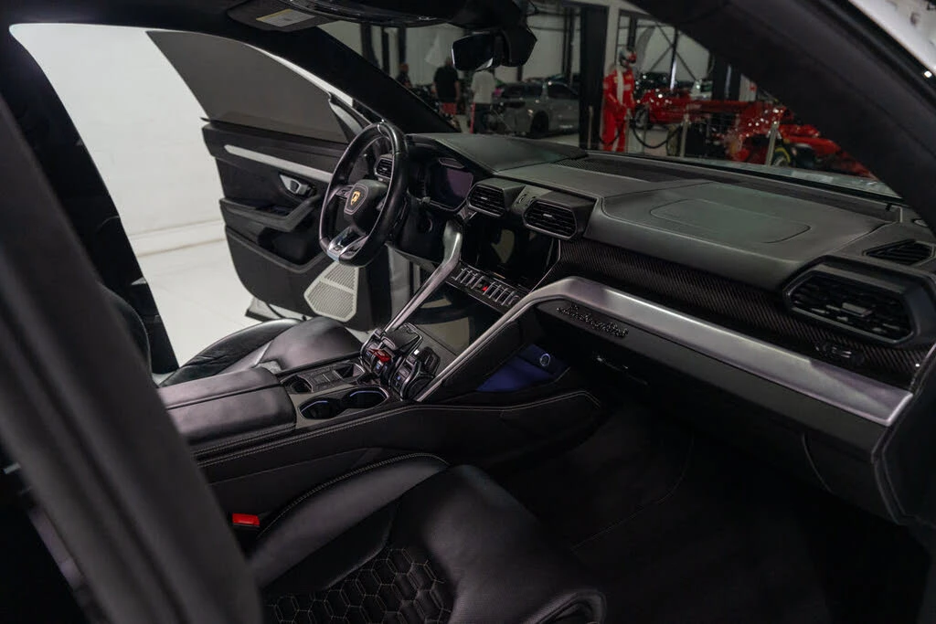 2021 Lamborghini Urus - Image 11 of 31