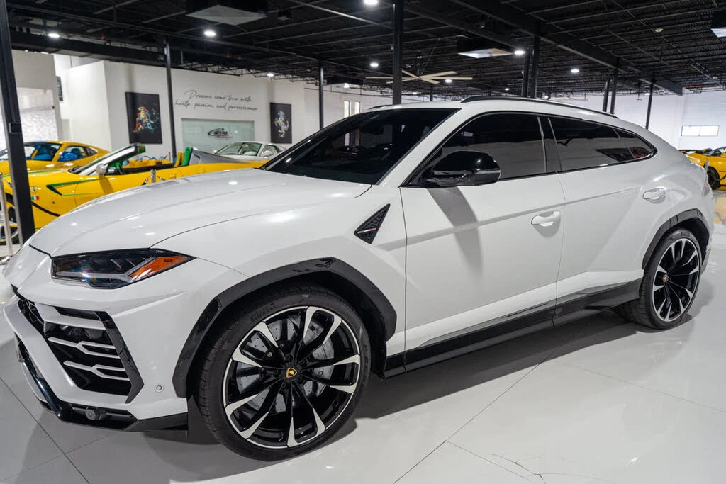 2021 Lamborghini Urus - Image 3 of 31