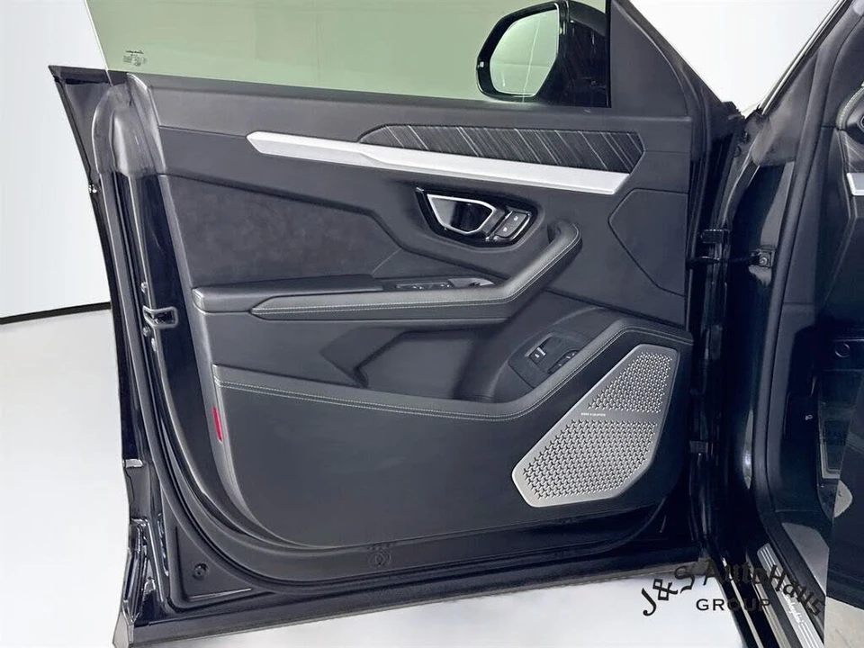2021 Lamborghini Urus - Image 23 of 31