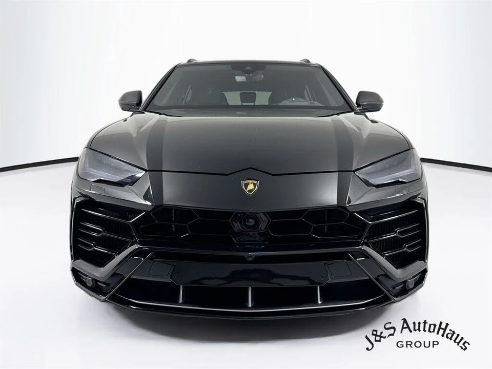 2021 Lamborghini Urus - Image 2 of 31
