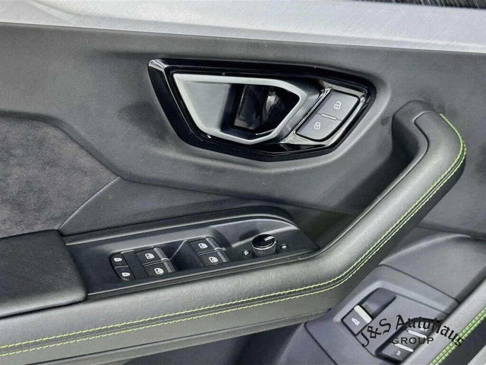 2021 Lamborghini Urus - Image 24 of 31