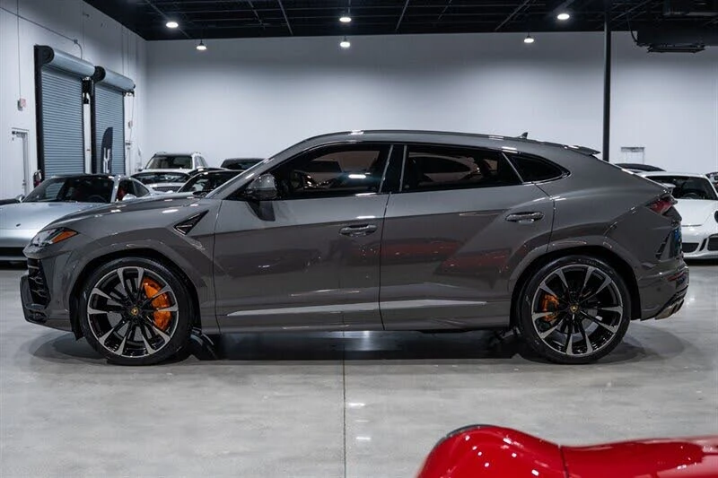 2021 Lamborghini Urus - Image 3 of 31