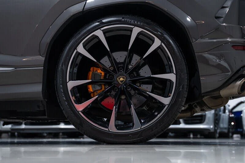 2021 Lamborghini Urus - Image 12 of 31