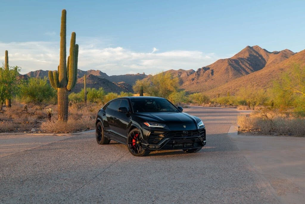 2021 Lamborghini Urus - Image 2 of 31