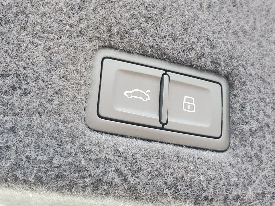 2021 Lamborghini Urus - Image 10 of 31