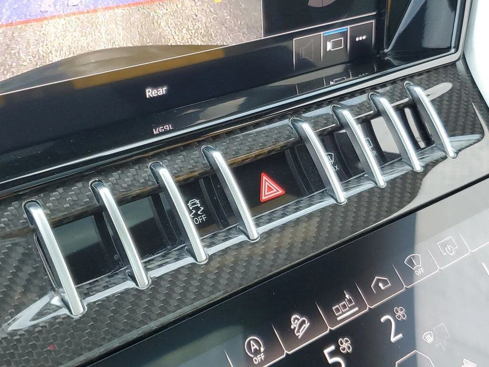 2021 Lamborghini Urus - Image 31 of 31