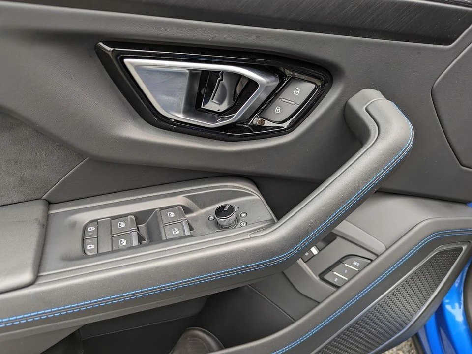 2021 Lamborghini Urus - Image 12 of 31