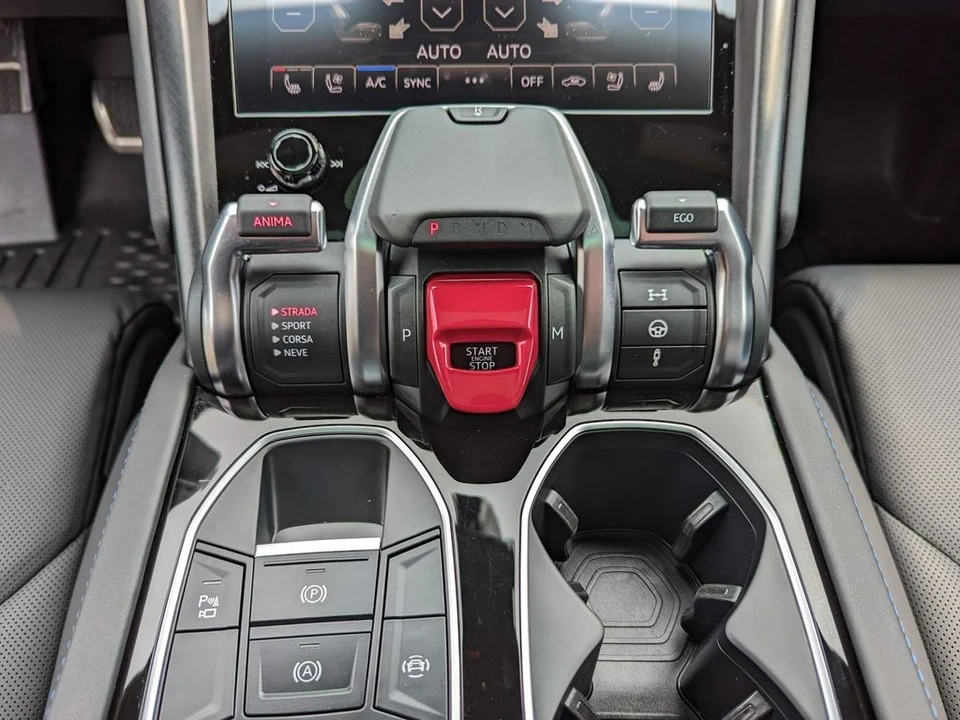 2021 Lamborghini Urus - Image 29 of 31