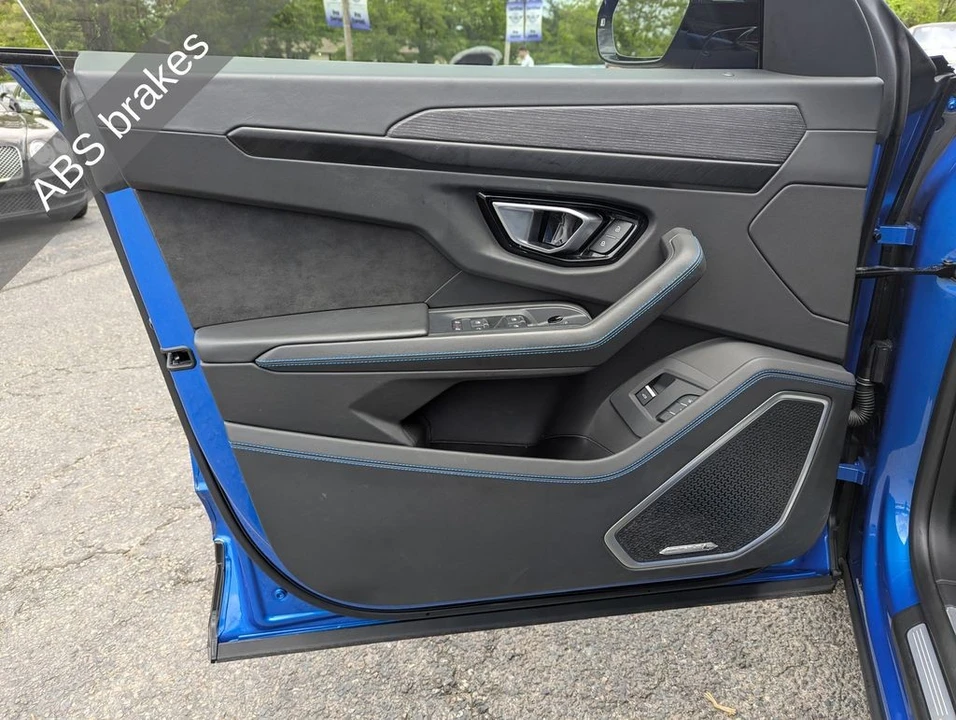 2021 Lamborghini Urus - Image 13 of 31