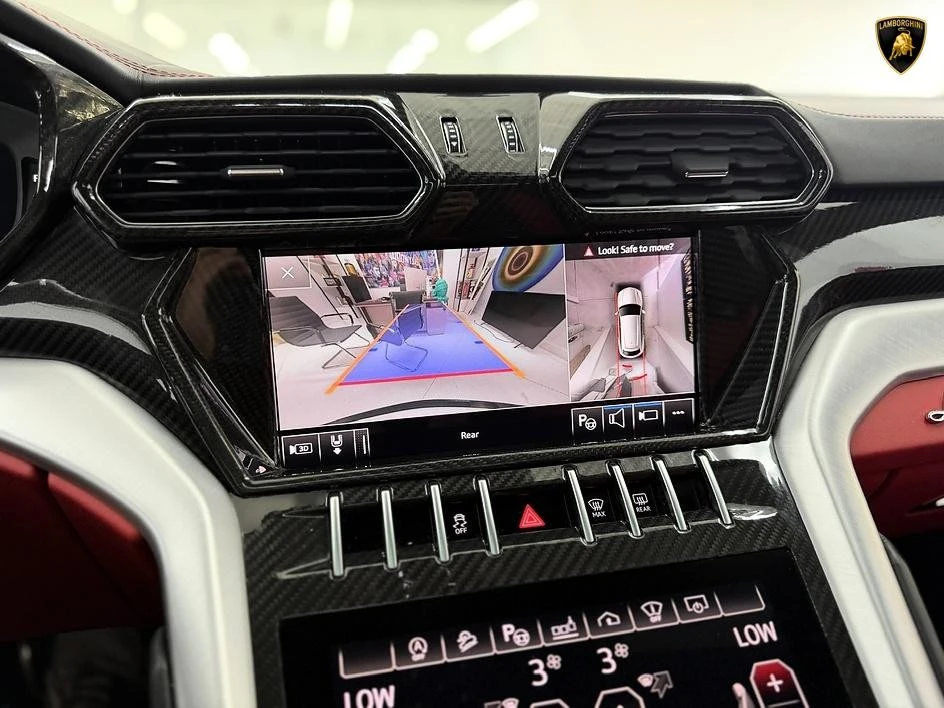 2021 Lamborghini Urus - Image 28 of 31