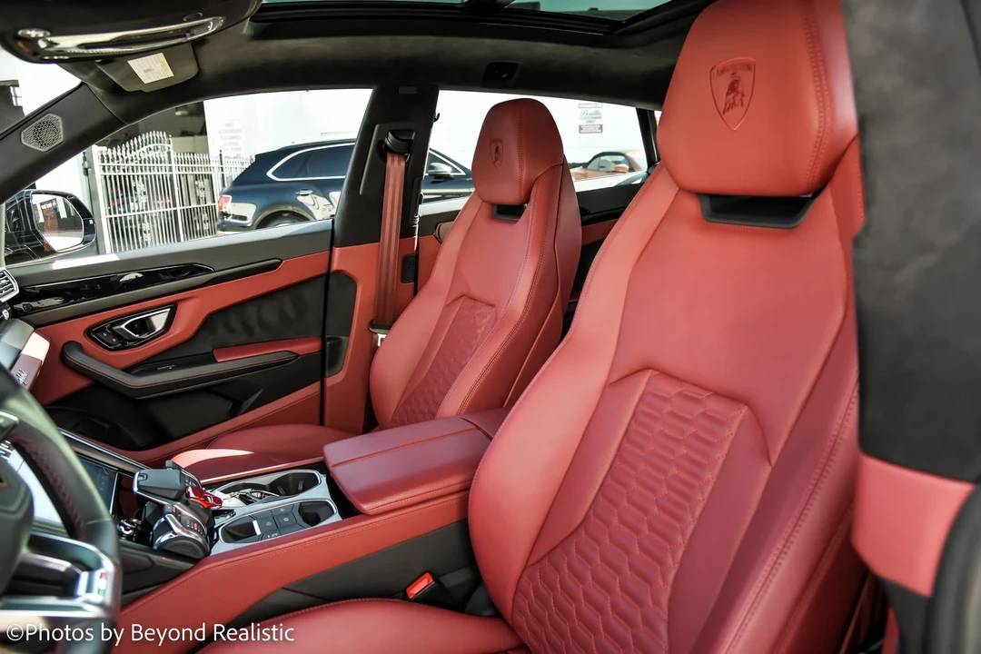 2021 Lamborghini Urus - Image 2 of 21