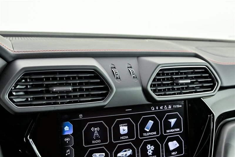 2021 Lamborghini Urus - Image 26 of 31