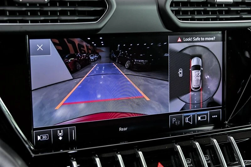 2021 Lamborghini Urus - Image 29 of 31