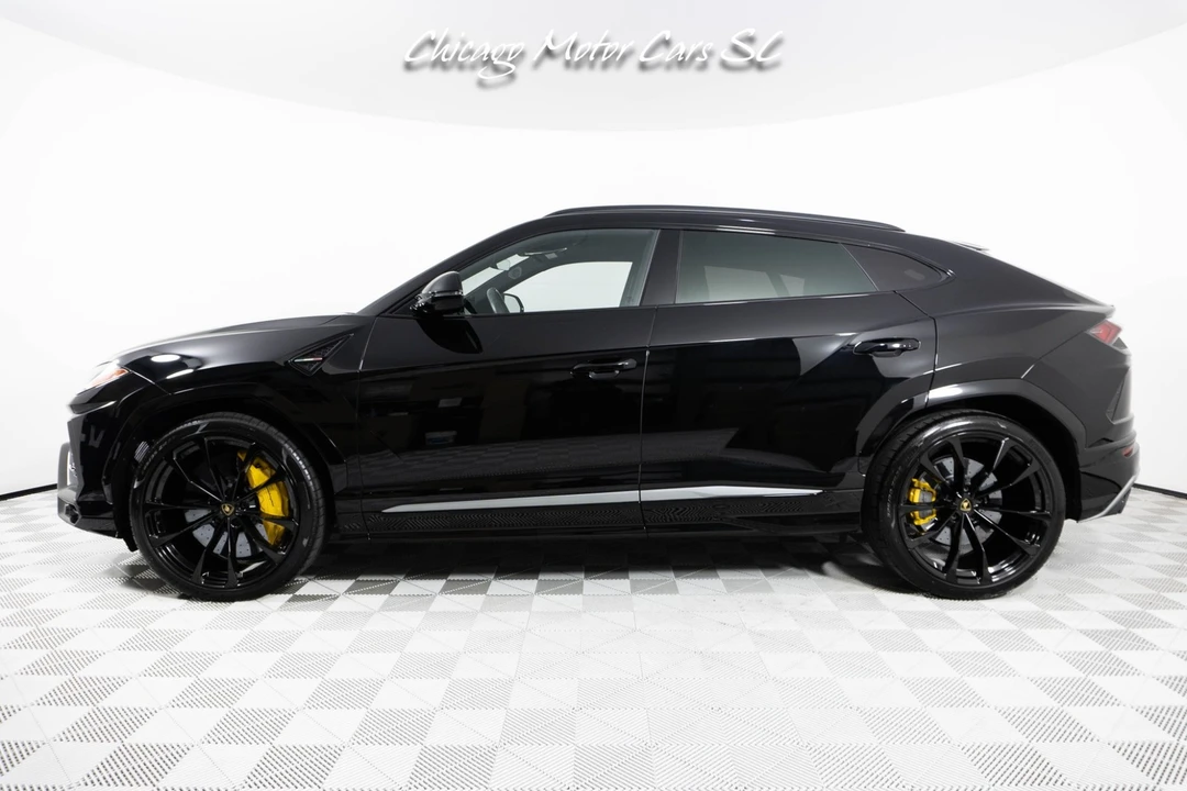 2021 Lamborghini Urus - Image 2 of 31