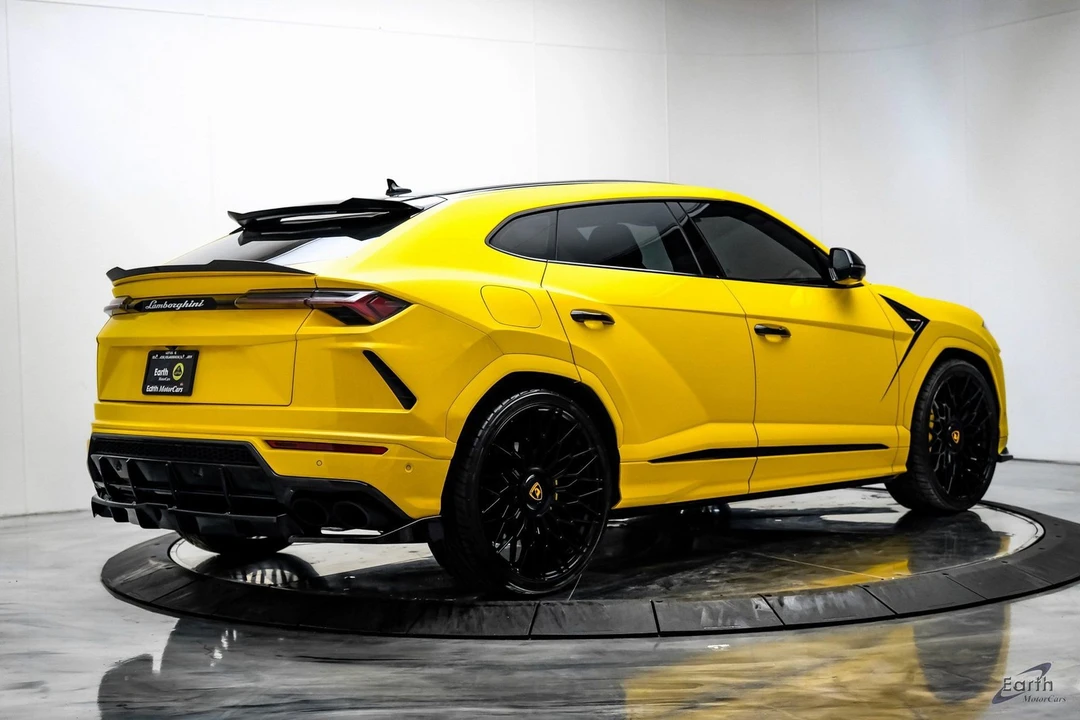 2021 Lamborghini Urus - Image 17 of 31