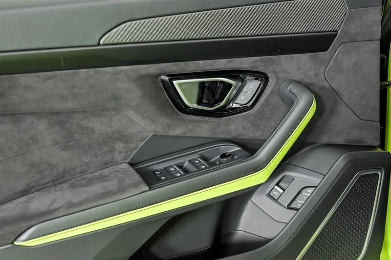 2021 Lamborghini Urus - Image 13 of 31