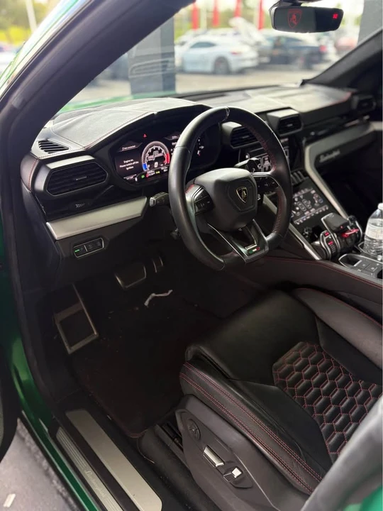 2021 Lamborghini Urus - Image 8 of 17