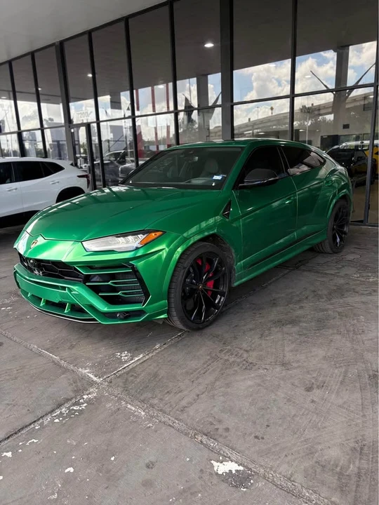 2021 Lamborghini Urus - Image 2 of 17