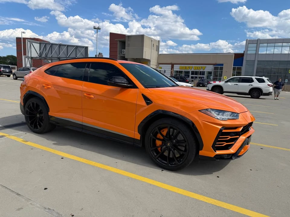 2021 Lamborghini Urus - Image 3 of 5
