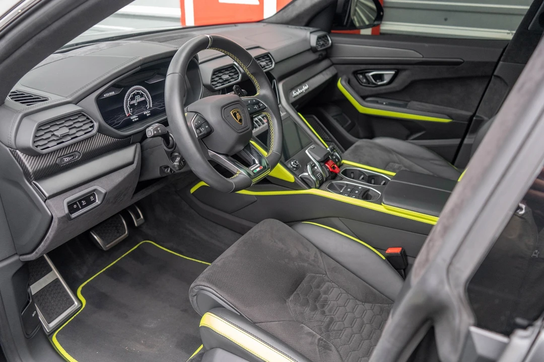 2021 Lamborghini Urus - Image 7 of 31