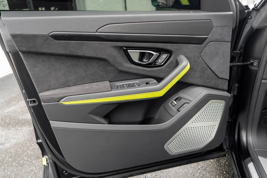 2021 Lamborghini Urus - Image 11 of 31