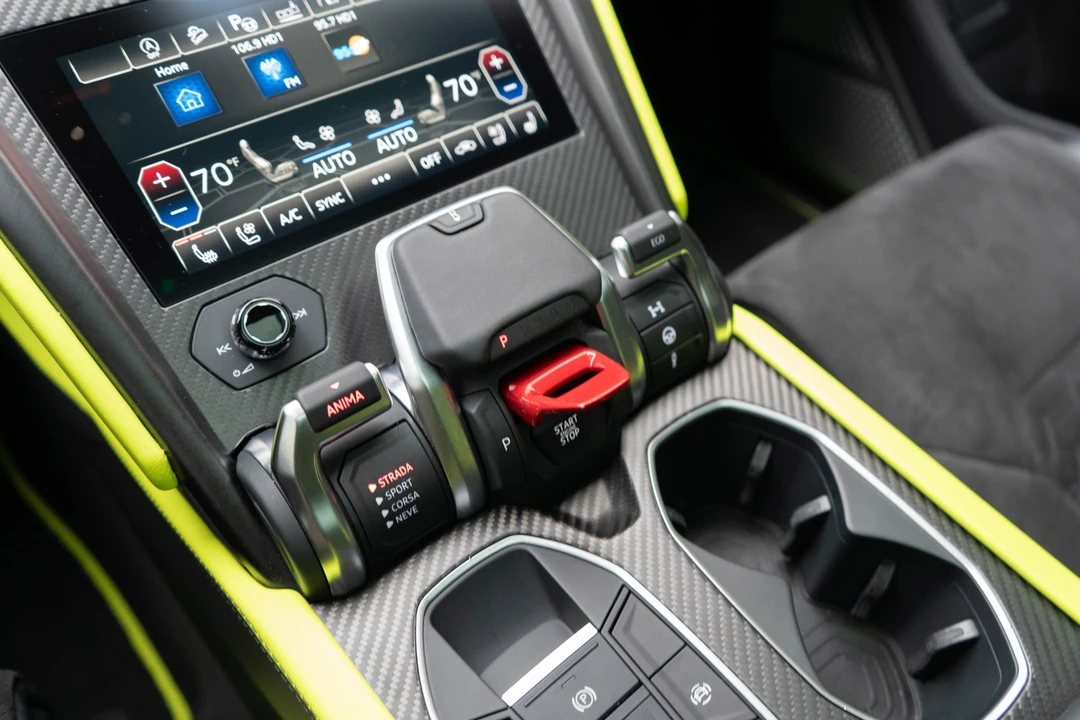 2021 Lamborghini Urus - Image 28 of 31