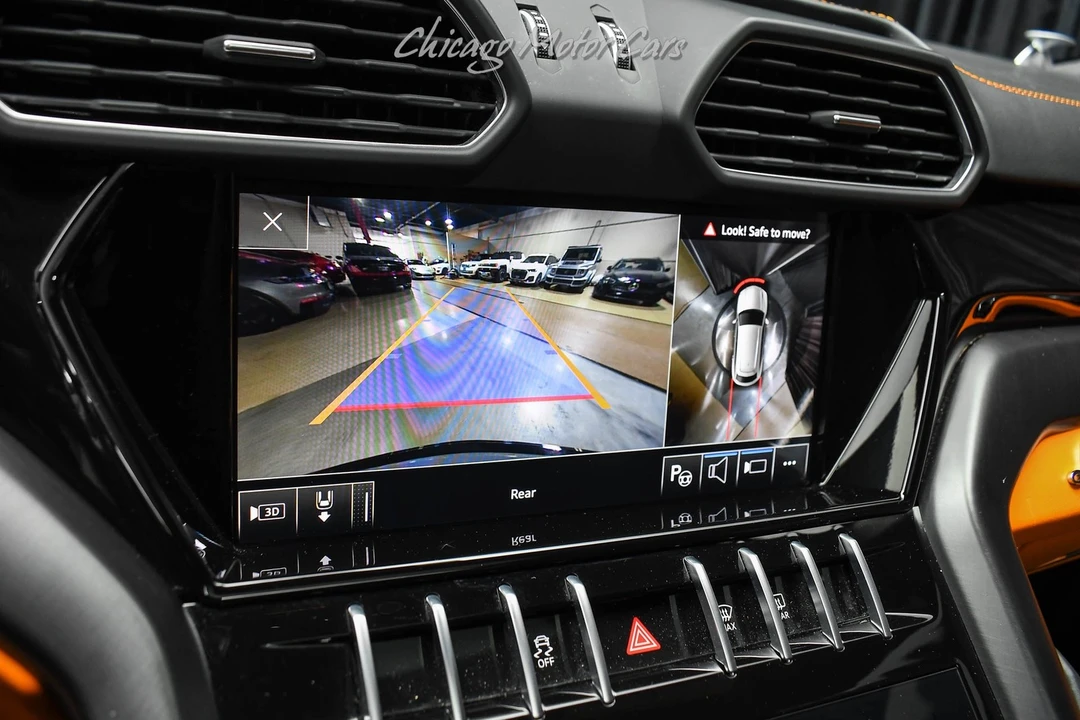 2021 Lamborghini Urus - Image 14 of 31