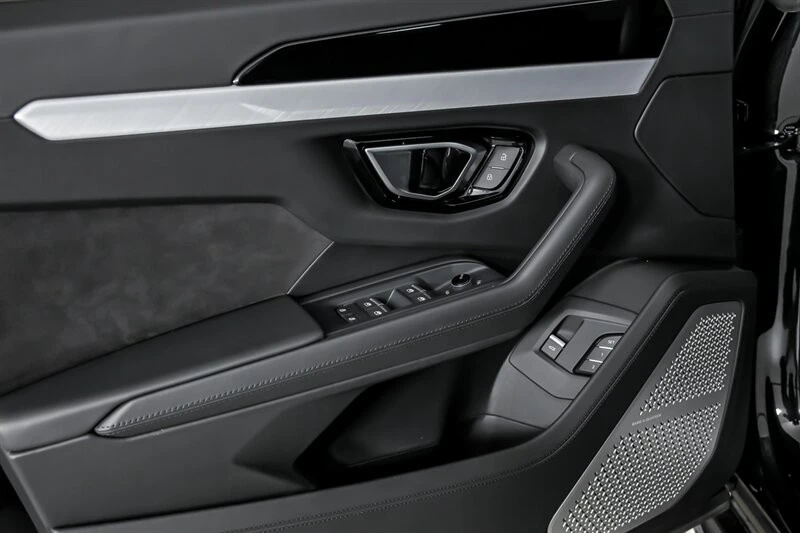 2021 Lamborghini Urus - Image 18 of 21