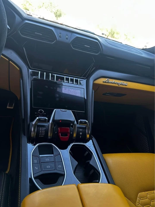 2021 Lamborghini Urus - Image 11 of 12